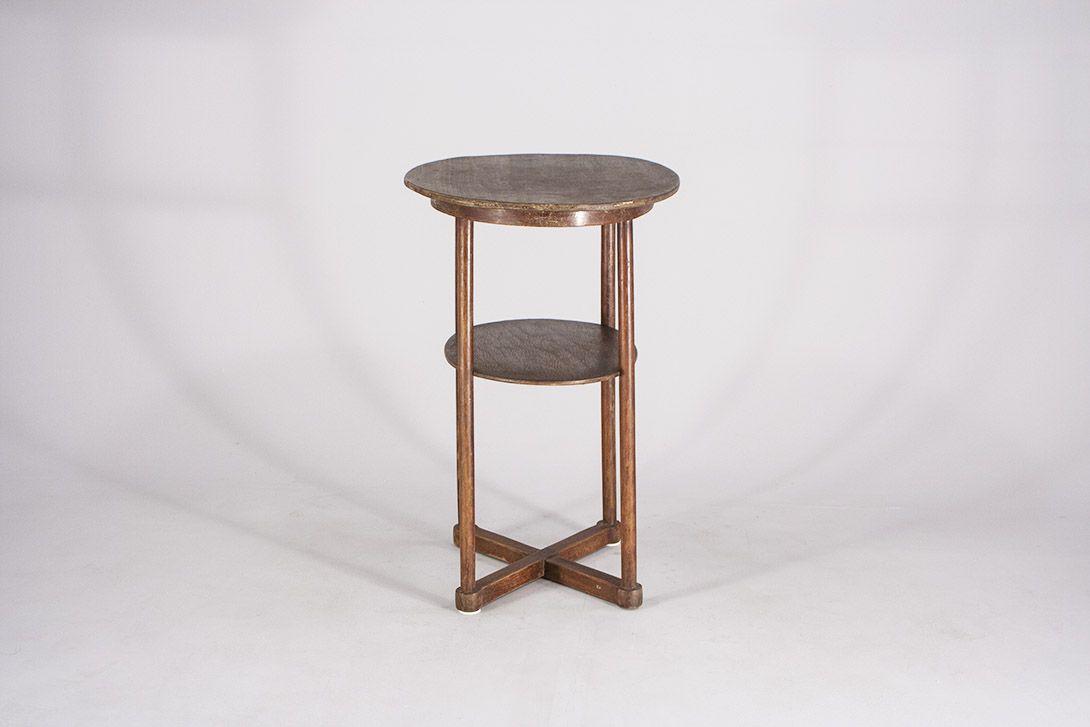 Foto Oval Wooden Maritime Side Table England 1900 ​h77x63x50