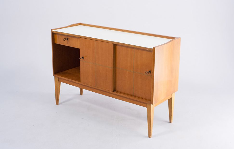 Foto Modern Cherrywood Sideboard with Brass Inlays Germany 1955 w115