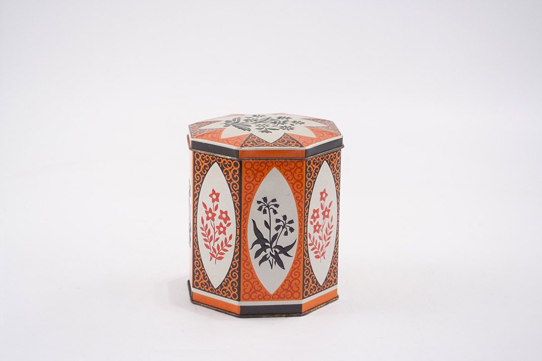 Foto Tea Box with Flower Pattern h14x13