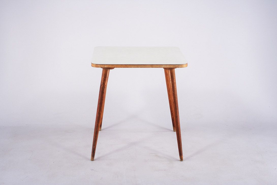 Foto Wooden Side Table with White Formica Top 1964 h66x62x62