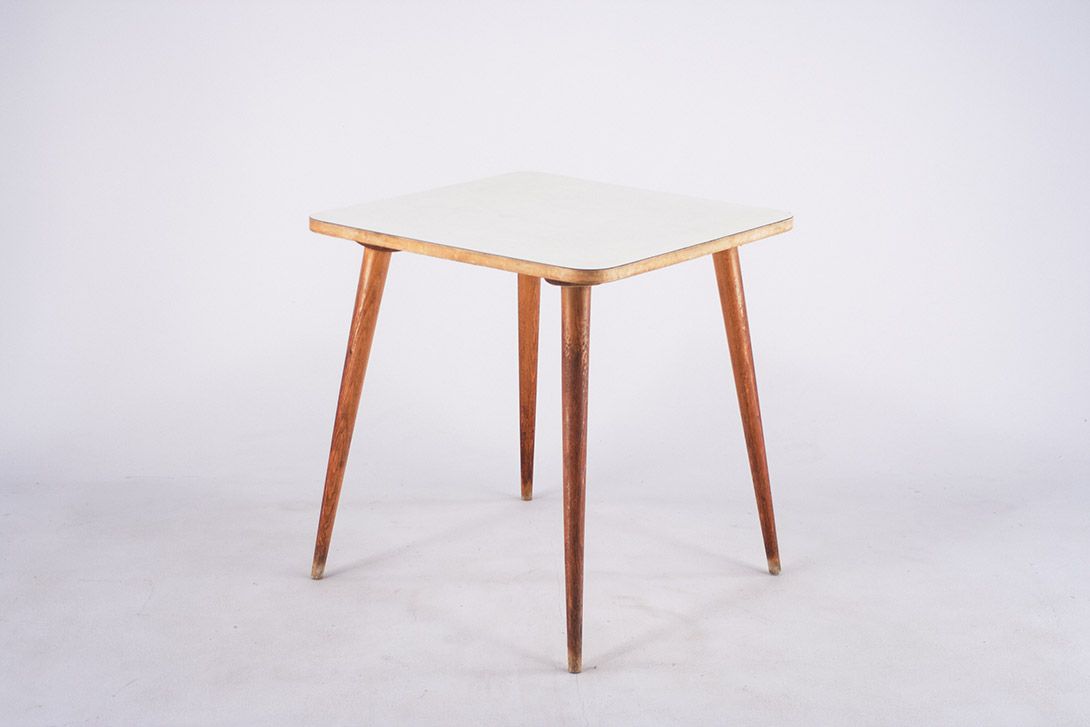 Foto Wooden Side Table with White Formica Top 1964 h66x62x62