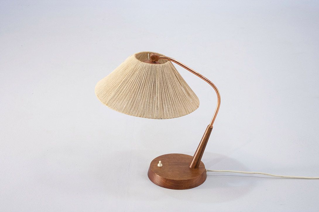 Foto Temde Wooden Table Lamp with Wire Shade and Copper Statics 1956 ​h52