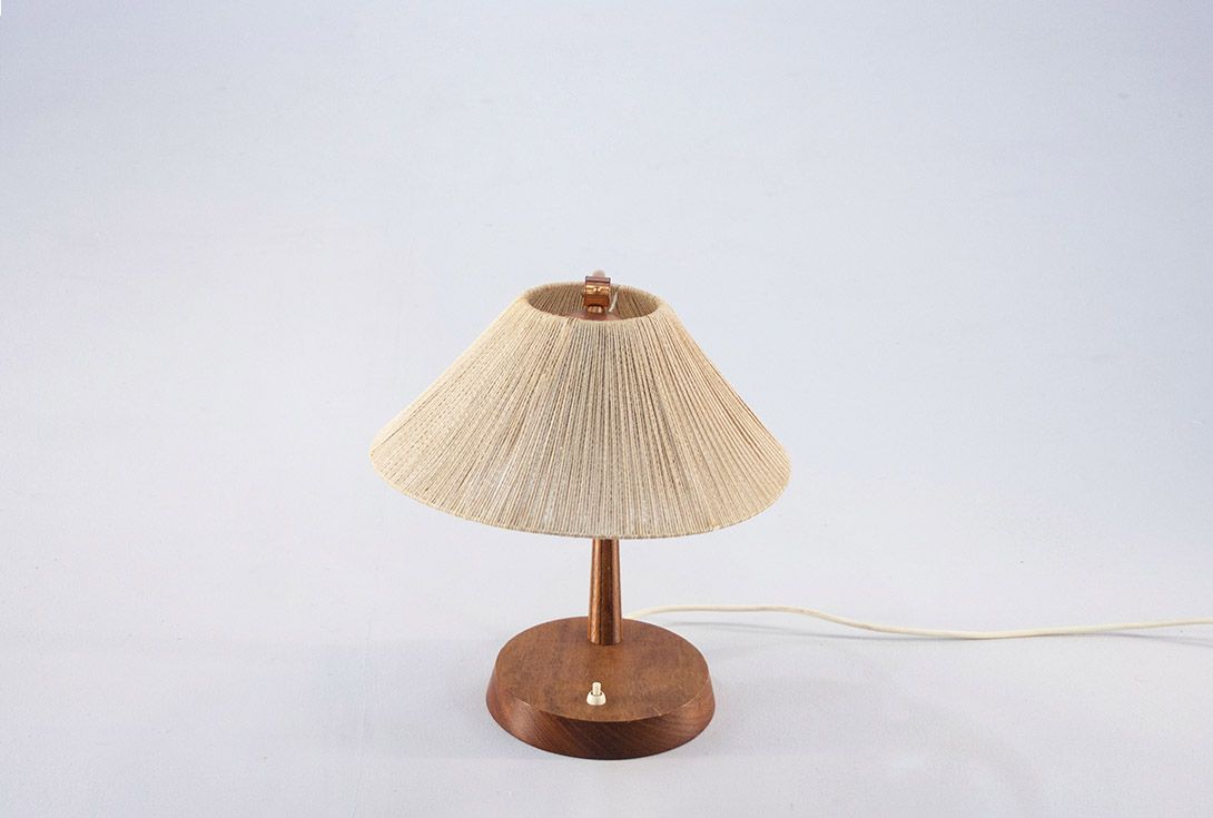 Foto Temde Wooden Table Lamp with Wire Shade and Copper Statics 1956 ​h52