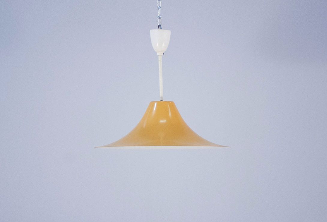 Foto Yellow Metal Pendant Lamp ø48