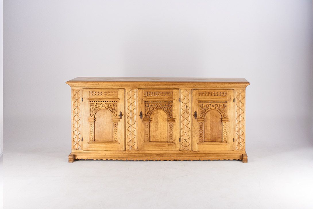 Foto Massive Baroque Carved Oak Sideboard Germany w204 *N