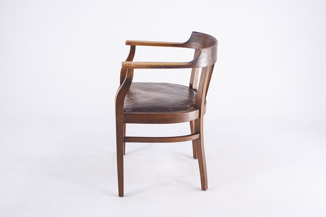 Foto Art Nouveau Gentlemen&#8217;s Armchair with Leather Seat