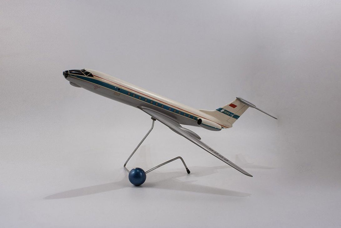 Foto Tupolev 134 CCCP Airplane Model ​ h34x60x70