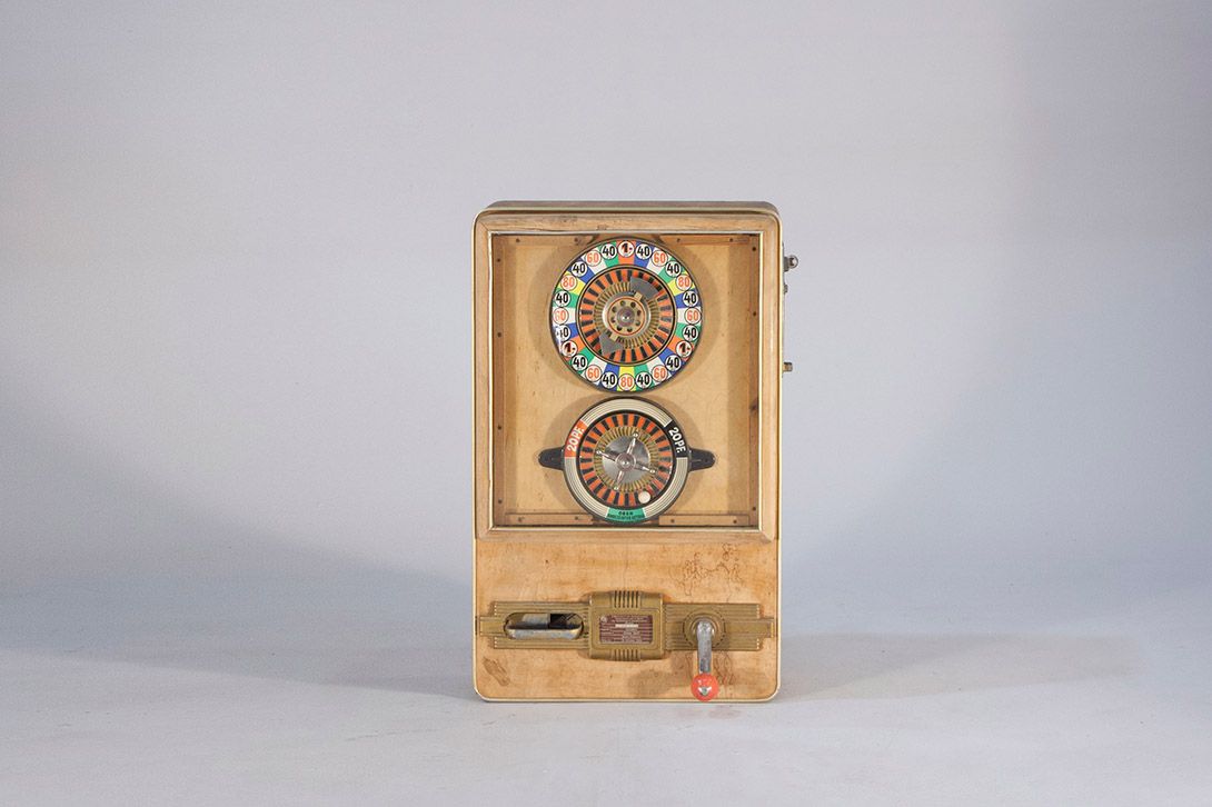 Foto Wooden Slot Machine Germany 1948