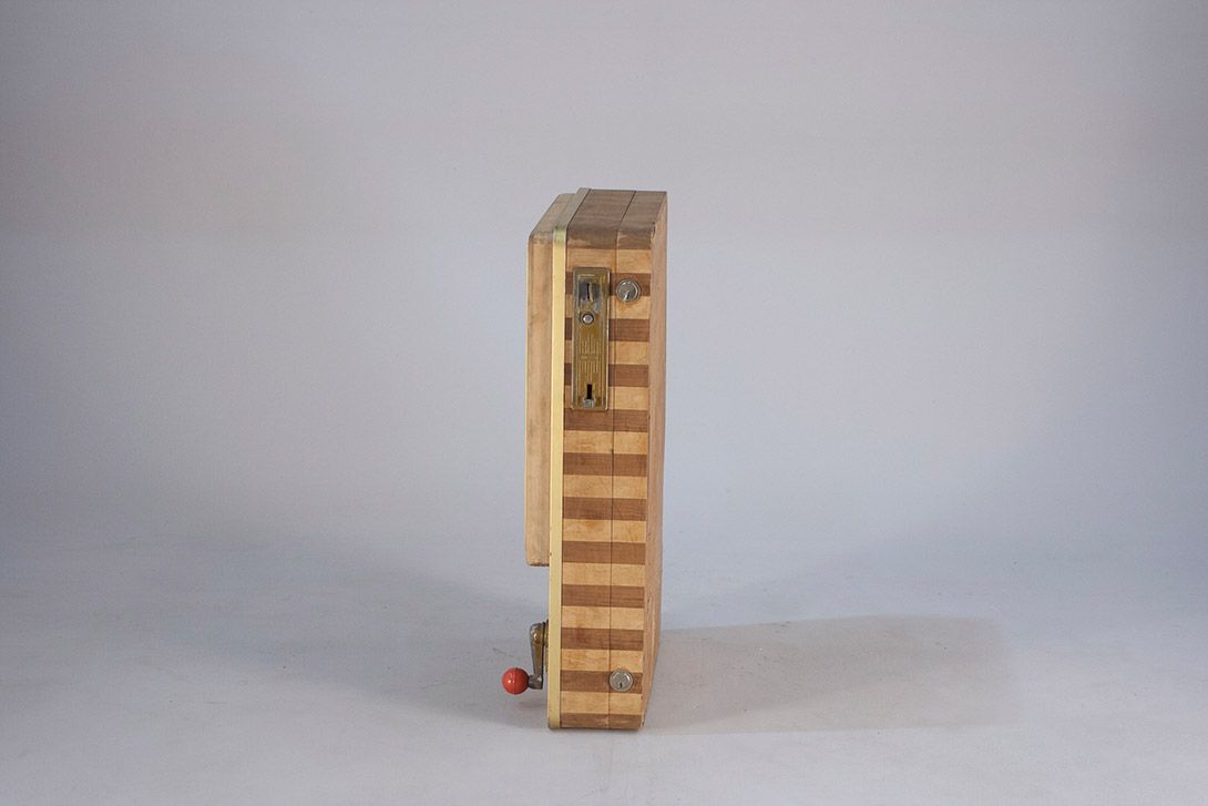 Foto Wooden Slot Machine Germany 1948