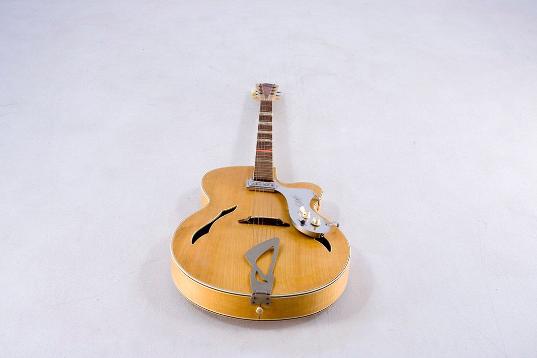Foto Wooden Light Brown Blues Guitar Hopf US 1968 ​ h108x44x12