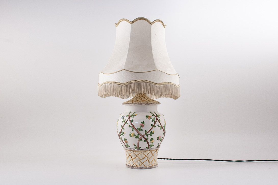 Foto Porcelain Table Lamp with Flower Branches ​h64