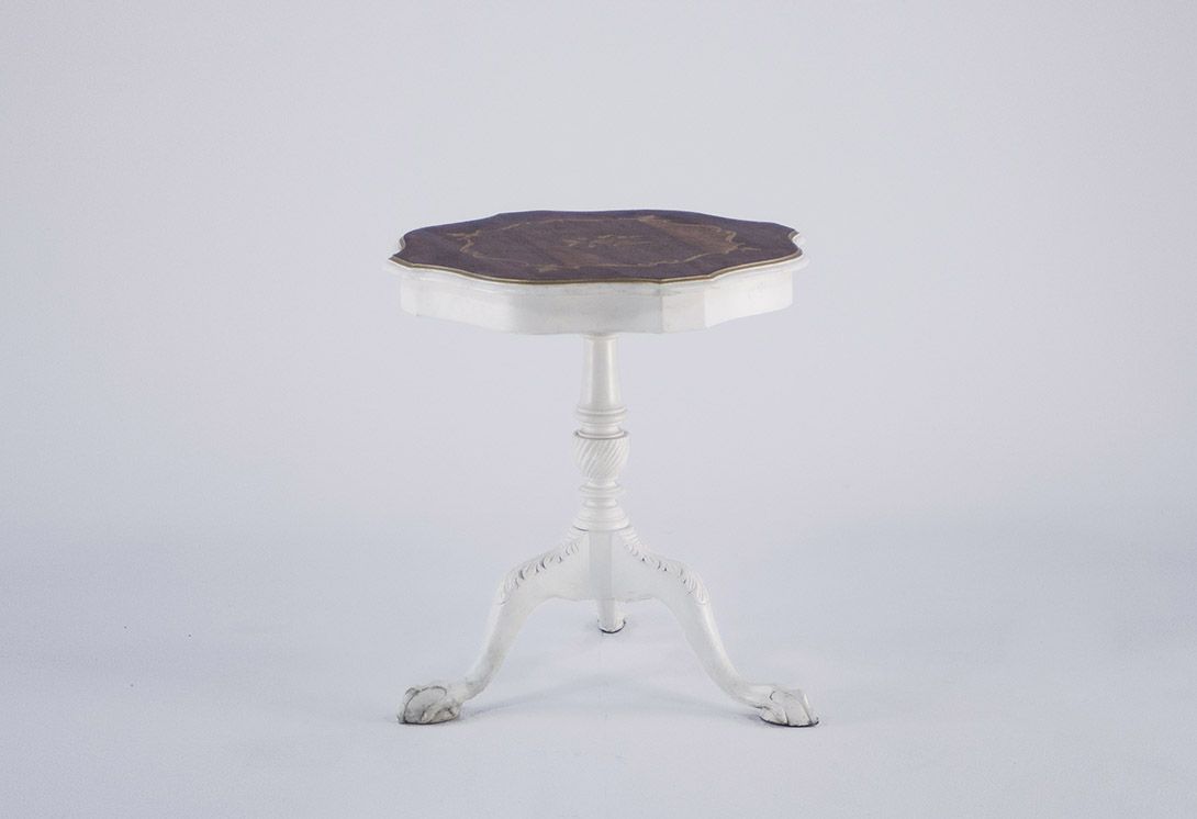 Foto Empire Side Table with Inlaid Floral Surface 1865 h68x62