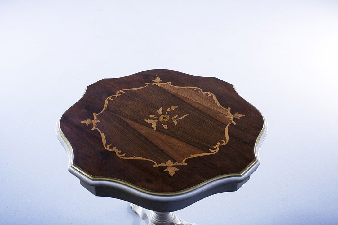 Foto Empire Side Table with Inlaid Floral Surface 1865 h68x62