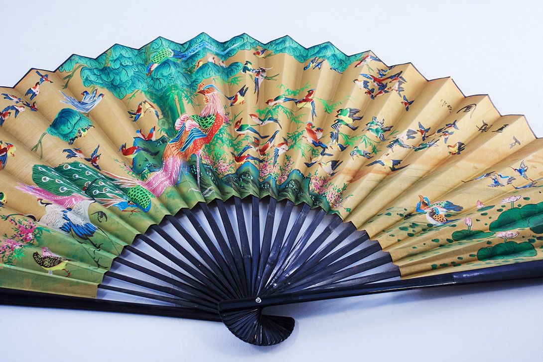 Foto Huge Colorful Japanese Fan ​H90x165
