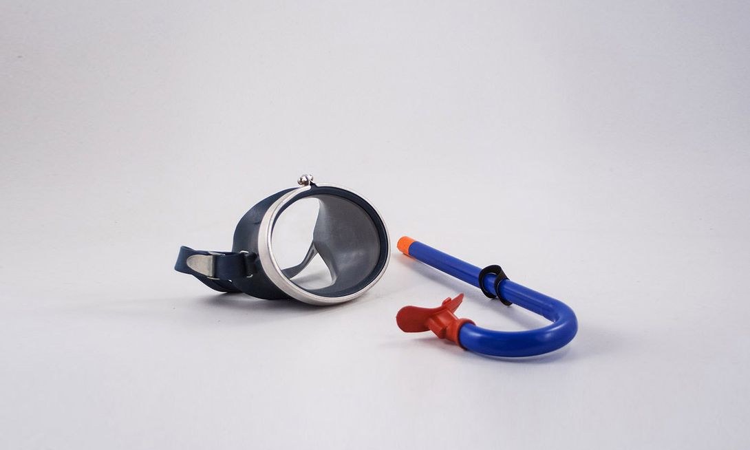 Foto Old Diving Goggles with Snorkel 1962