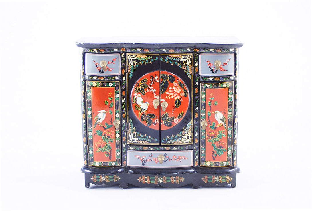 Foto Small Shanghai Lacquered Jeweler´s Cabinet 1948