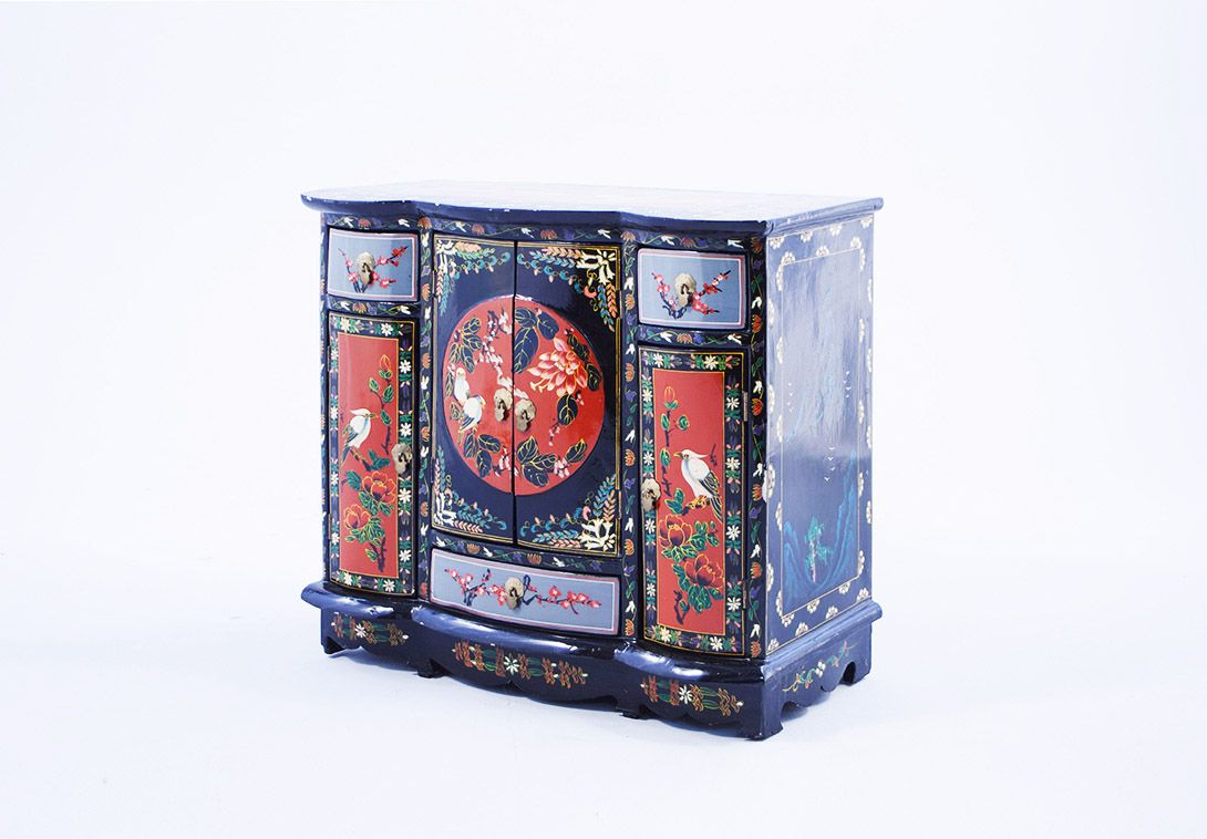 Foto Small Shanghai Lacquered Jeweler´s Cabinet 1948