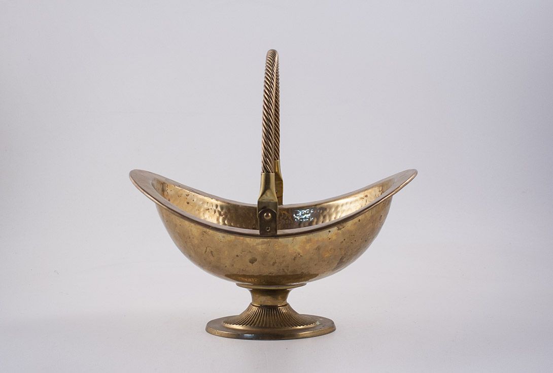Foto Brass Fruit Bowl with Handle Germany 1890 h36
