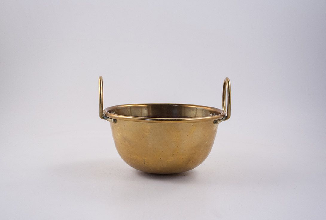 Foto Brass Pot with Handles