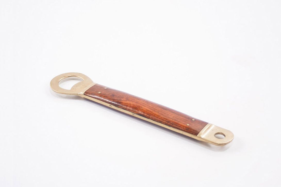 Foto Wooden Bottle Opener