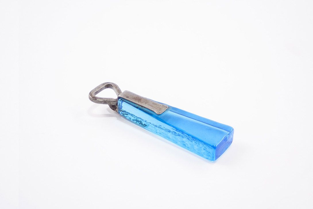 Foto Blue Glass Bottle Opener