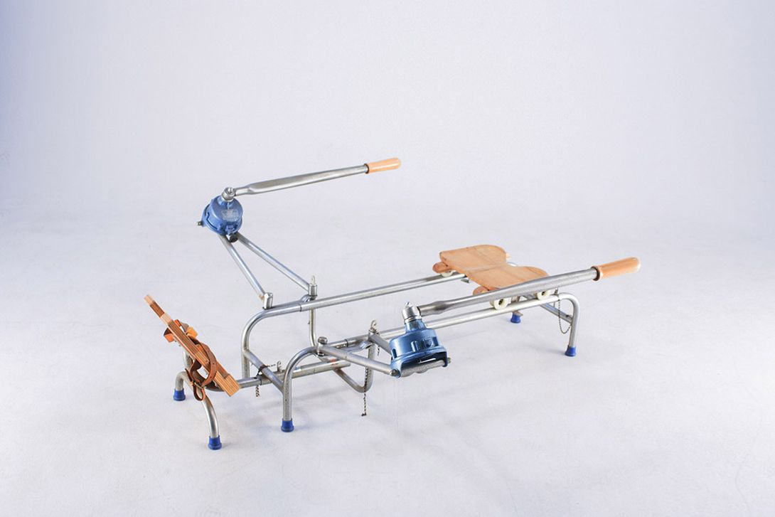 Foto Old Rowing Machine Gold Rad Köln Germany 1962 ​h49x125x130