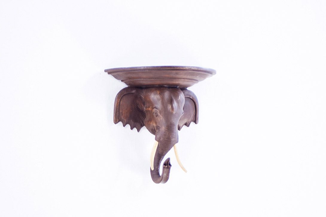 Foto Wooden Carved Elefant Shelf h35x17x36