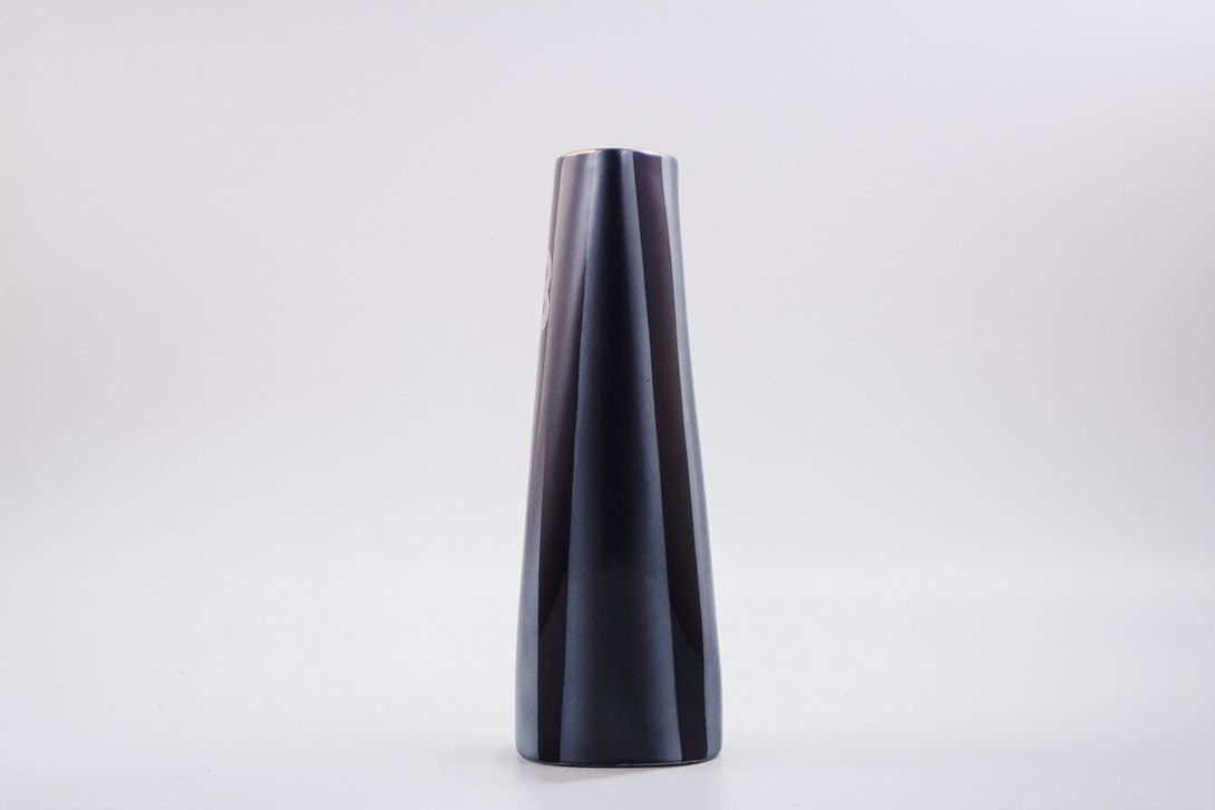 Foto Table Vase with White Symbol