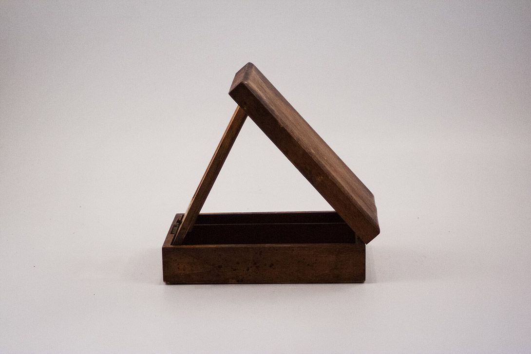 Foto Simple Wooden Shaving Box with Mirror Berlin 1910 h24x23x16