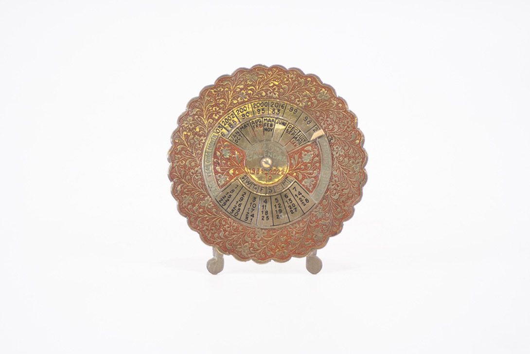 Foto Brass Desk Calendar