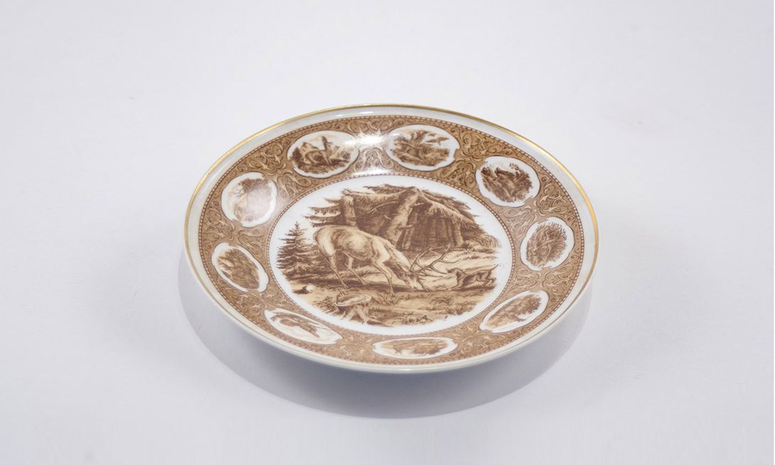 Foto Plate with Deer Image