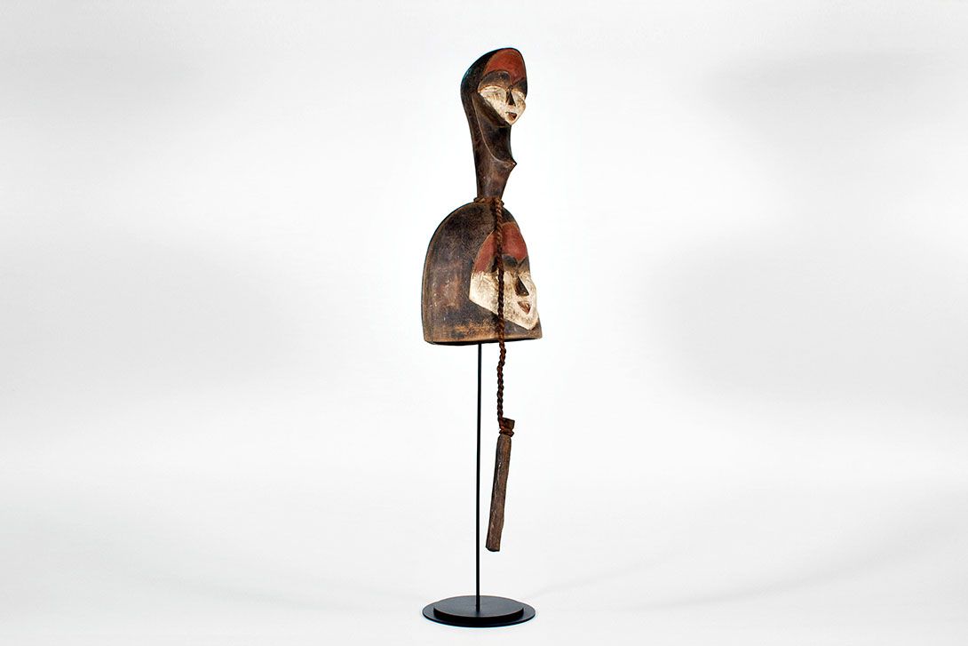 Foto African Ritual Mask with Two Faces