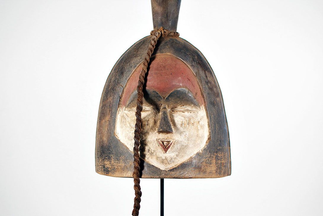 Foto African Ritual Mask with Two Faces