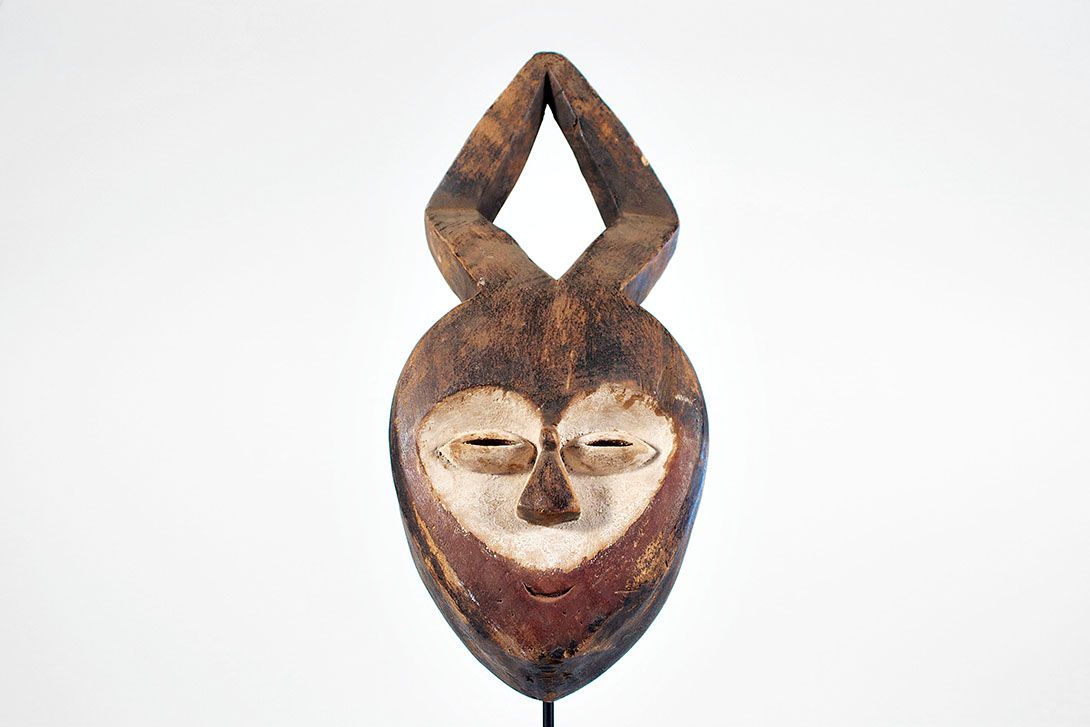 Foto Brown and White African Mask with Horns h35x16x10