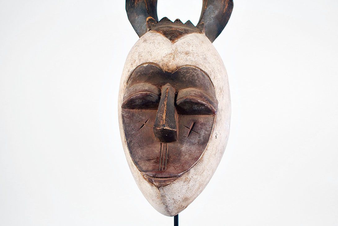 Foto White African Mask with Horns h40x15x12