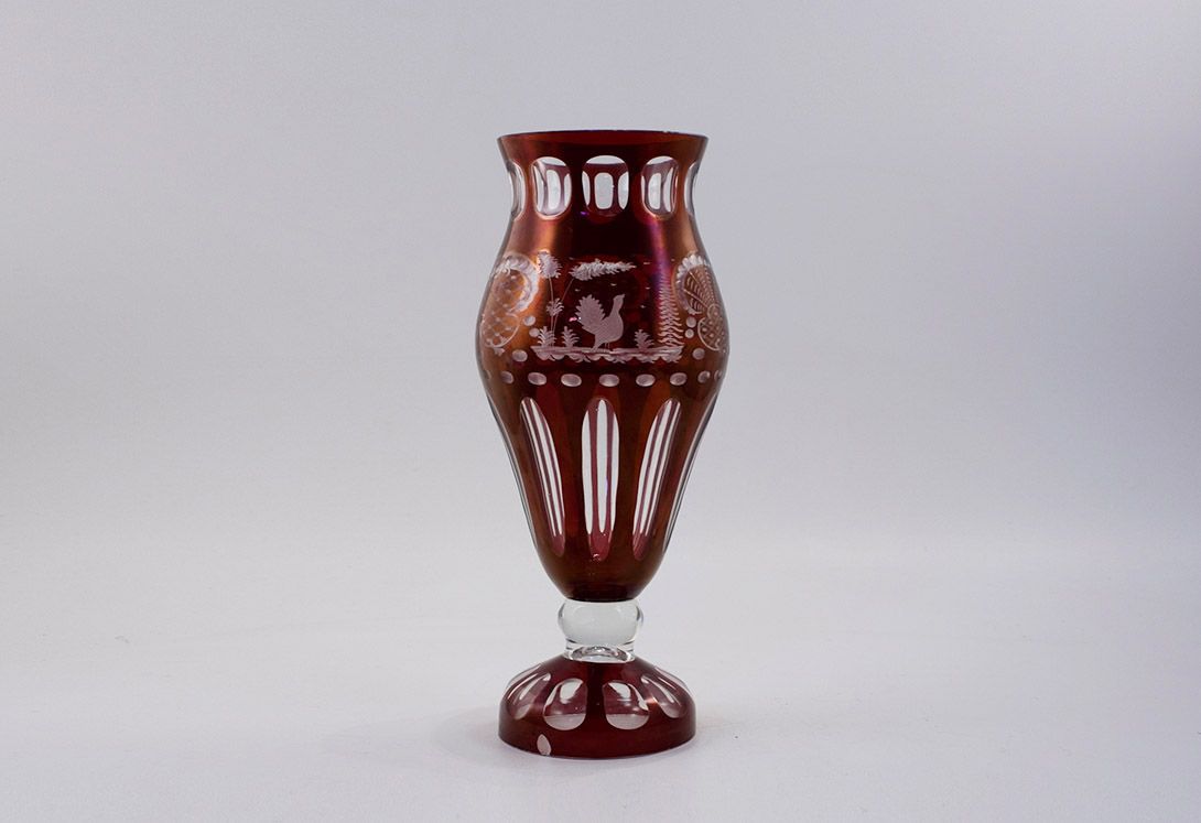 Foto Ruby Crystal Vase with Engraved Animals h42