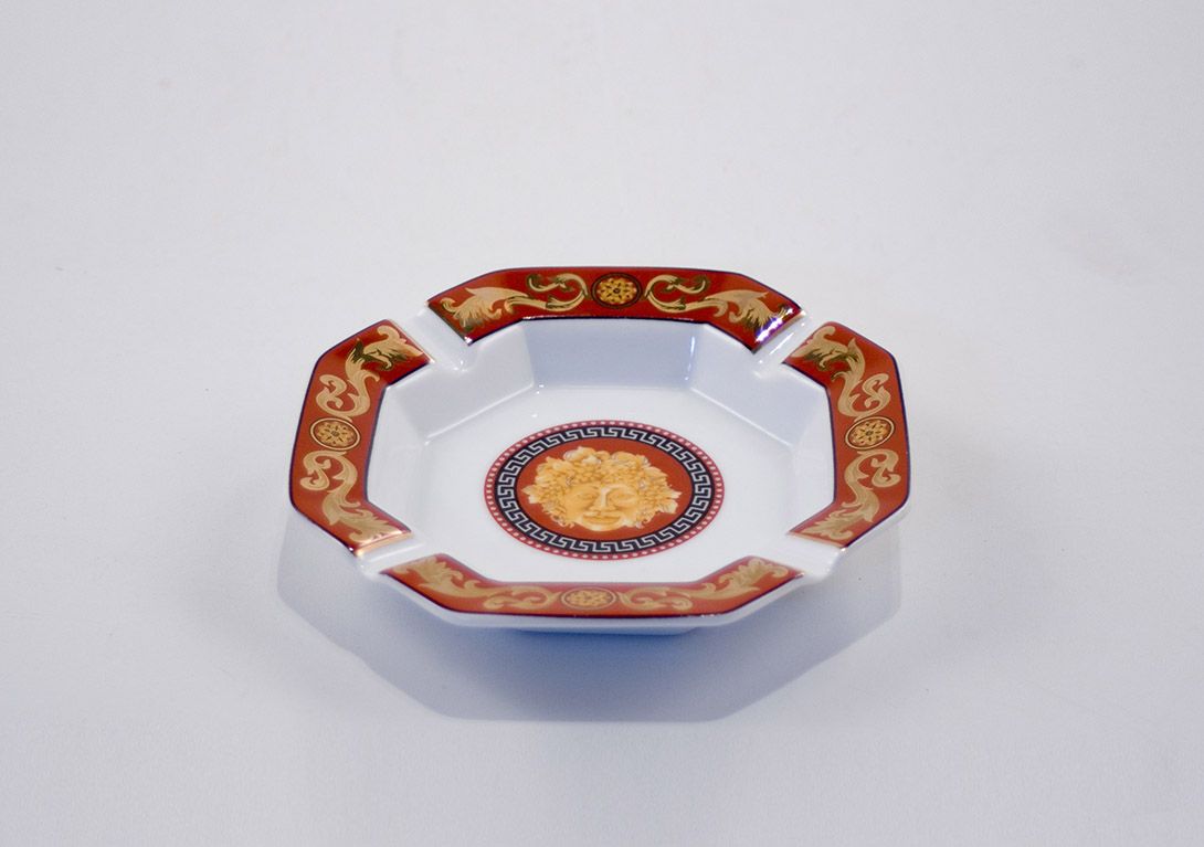 Foto Ashtray with Greek Pattern