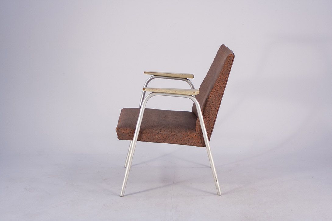 Foto Red-Brown Upholstered Chair with Aluminium Tube Frame and Wooden Armrests, 1969