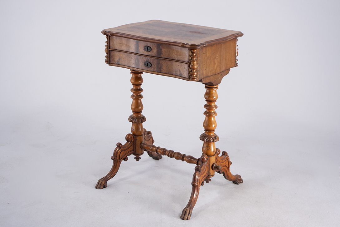 Foto Wooden Dressing Table with Integrated Jewelry Case h76x52x54