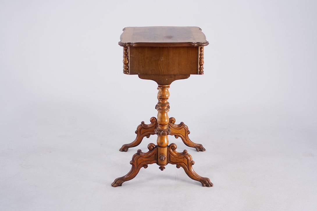 Foto Wooden Dressing Table with Integrated Jewelry Case h76x52x54