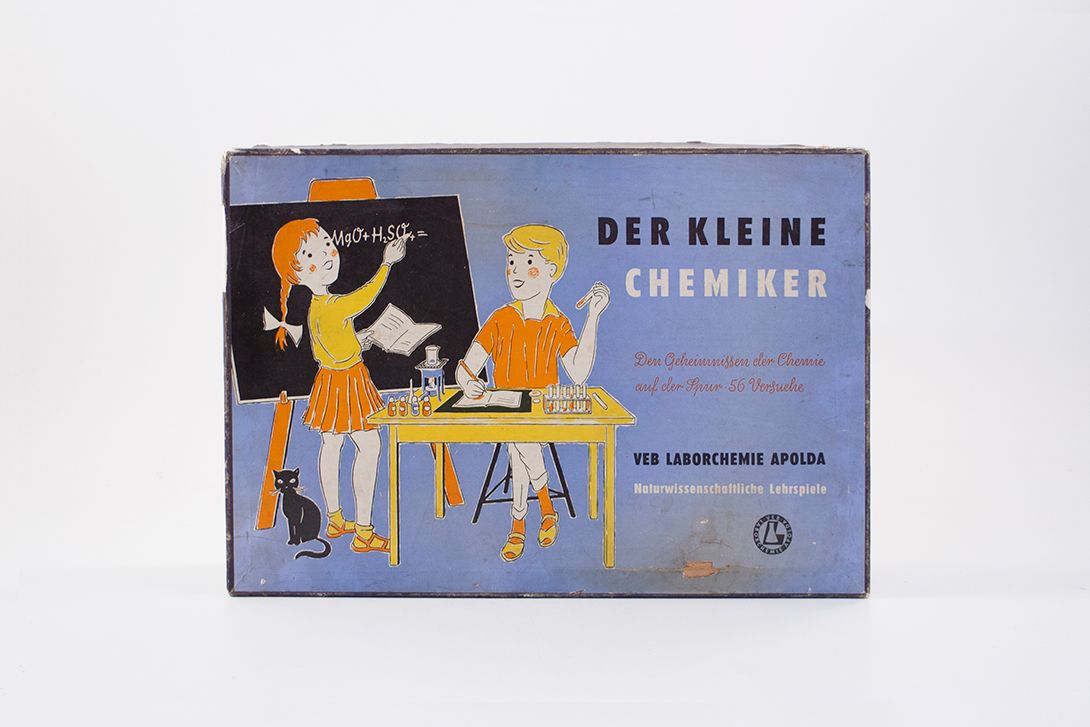Foto Chemistry Set for Kids by Frieidrich Bachmann &#038; Co. GDR