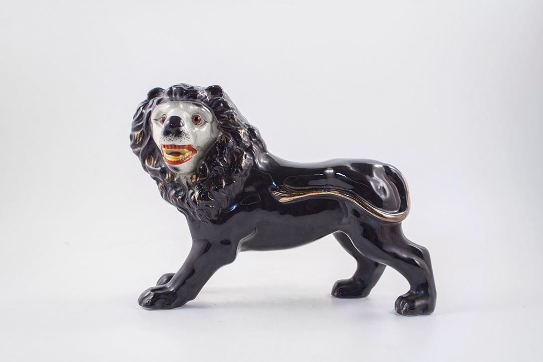 Foto Black Porcelain Lion h30x40x20