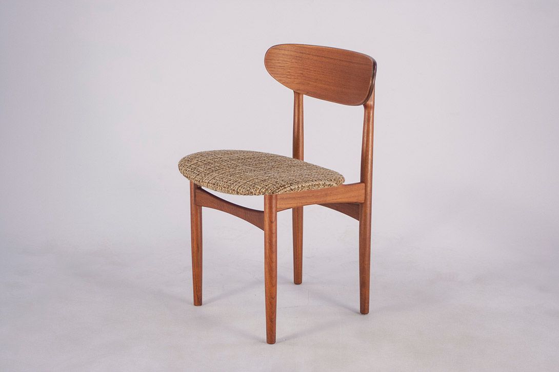 Foto Classic Danish Wooden Dining Chair with Upholstered Seating Surface