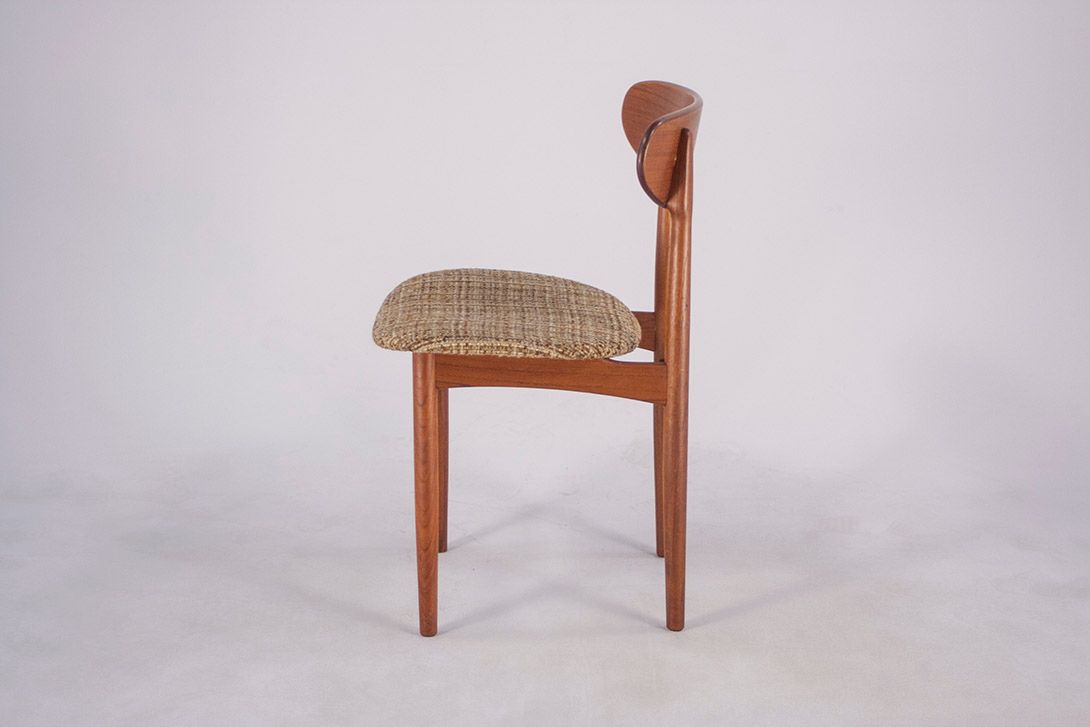 Foto Classic Danish Wooden Dining Chair with Upholstered Seating Surface