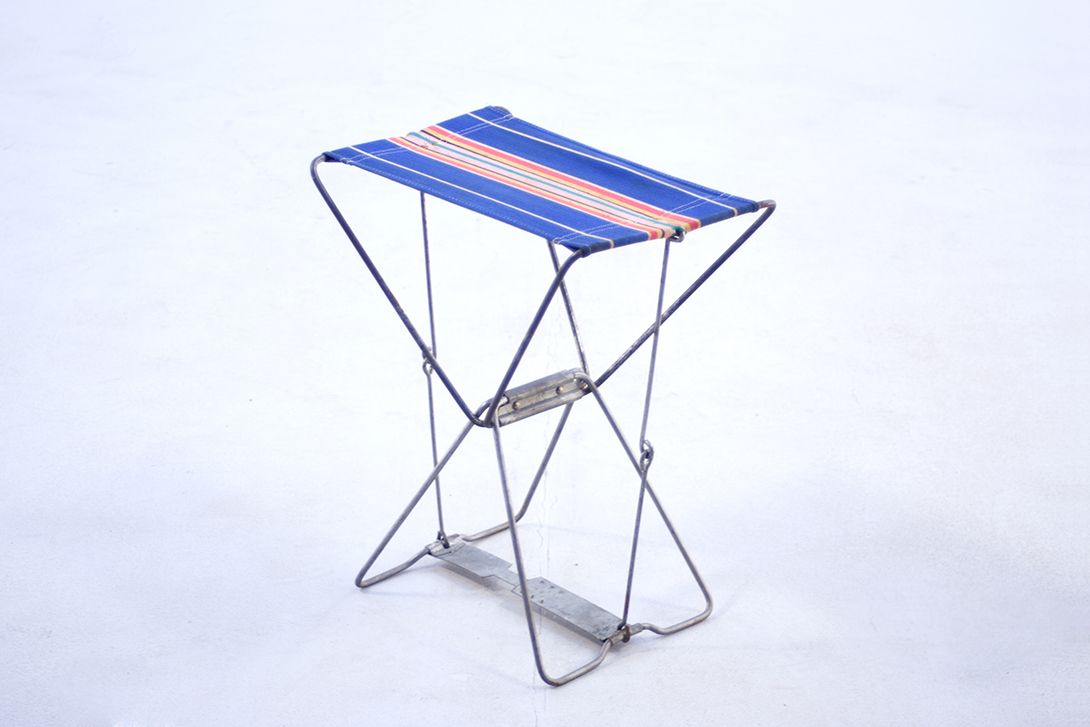 Foto GDR Camp Stool with Striped Seat