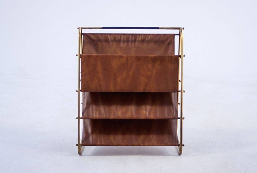 Foto Leather Newspaper Rack