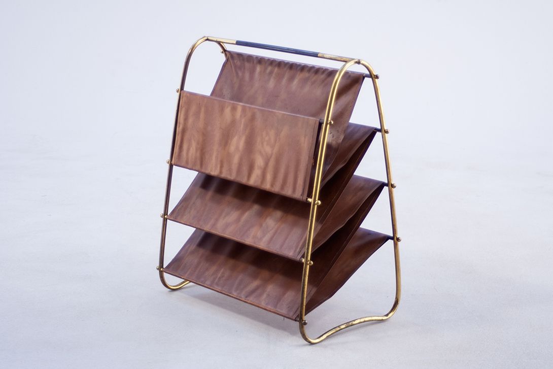 Foto Leather Newspaper Rack