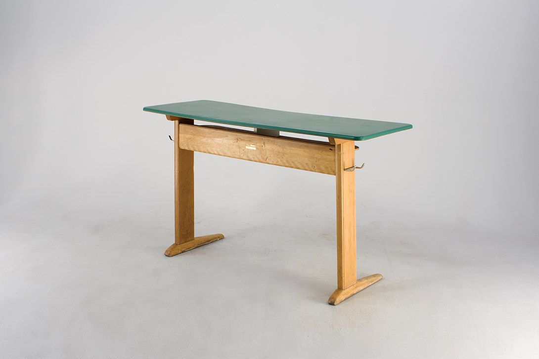 Foto School Desk with Green Top 1967 h77x129x50