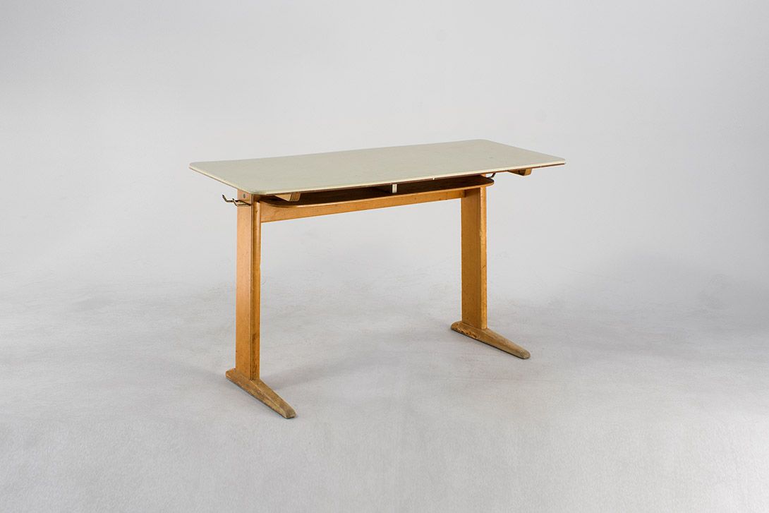 Foto School Desk with Greige Top 1967 h77x129x50