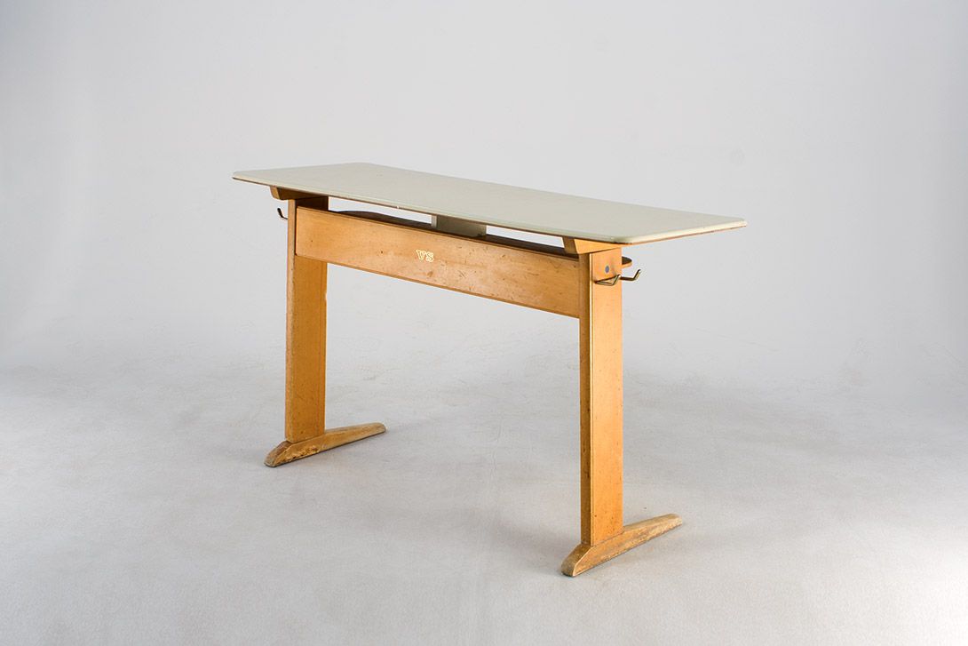 Foto School Desk with Greige Top 1967 h77x129x50